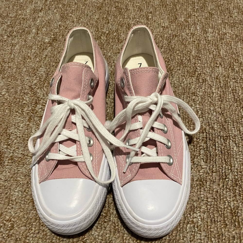 Platform sneakers